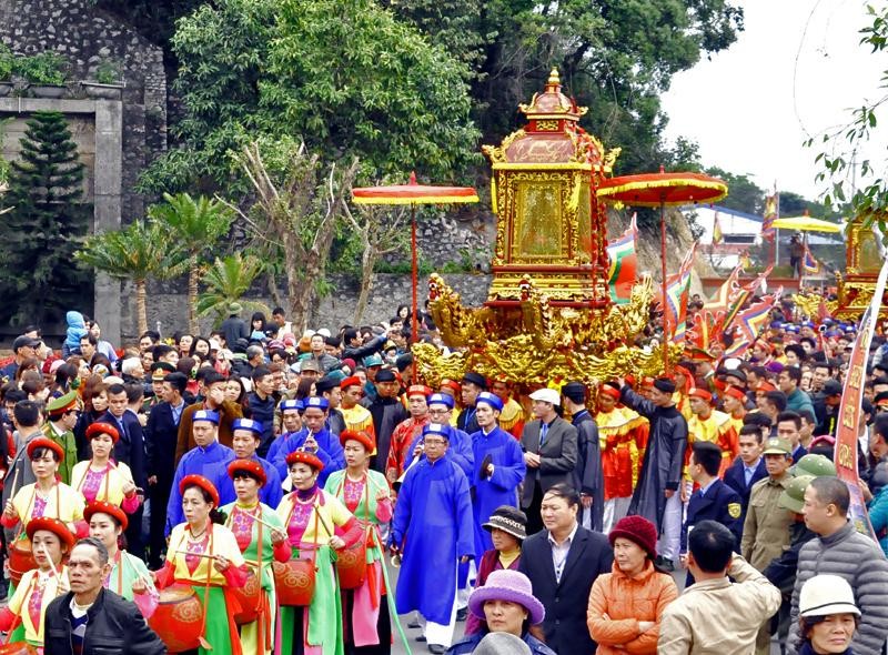 Lễ hội đền Bảo Sanh náo nhiệt, đông vui
